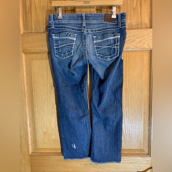Buckle BKE Sabrina Denim Jeans Capris Size 28 Distressed Medium Wash - Low Rise - Picture 2 of 4